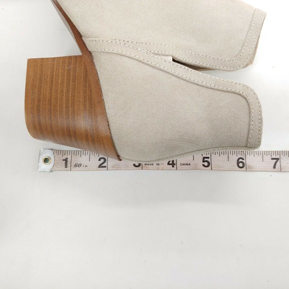 LOFT Outlet Womens Faux Suede Ankle Boots Booties Pull On Cutout Light Gray 6M - Picture 8 of 11